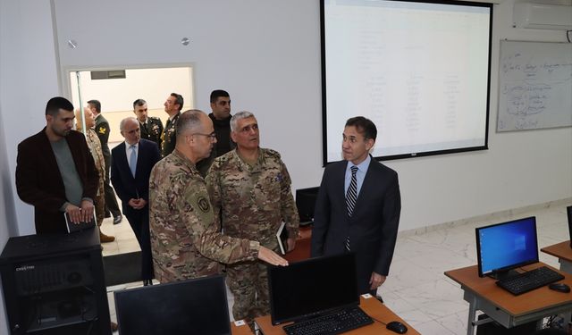 YEE Beyrut ve Türkiye'nin Beyrut Büyükelçiliği koordinesinde Lübnanlı askerlere Türkçe eğitimi