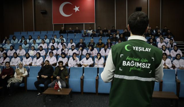 Yeşilay Samsun'da OSB çalışanlarına bağımlılıkla mücadele eğitimi veriyor