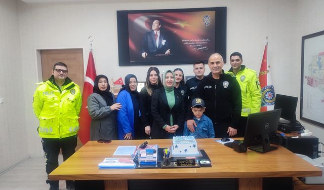 Yozgat'ta polislerden lösemiyi yenen çocuğa doğum günü sürprizi