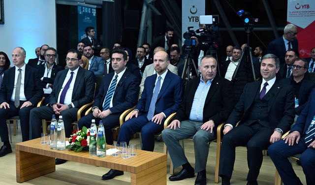 YTB, Brüksel'de Türk toplumunun başarı hikayelerinin ele alındığı panel düzenledi