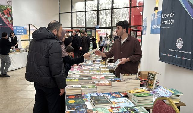 Zonguldak'ta 'Devrek Bastonpark Kitap Fuarı' açıldı