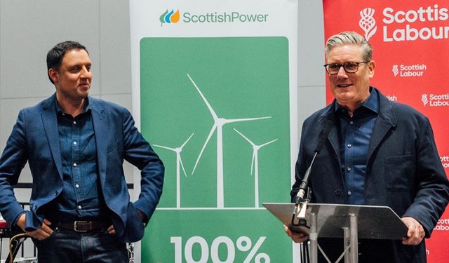 İskoçya İşçi Partisi lideri Sarwar, İngiltere Başbakan Starmer'ı istifaya çağırdı