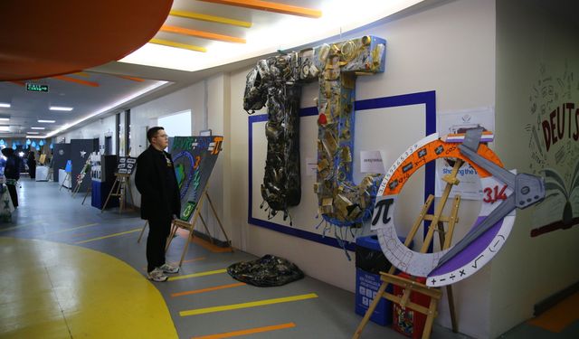 Adana'da öğrencilerin atık malzemelerden yaptıkları eserler sergilendi