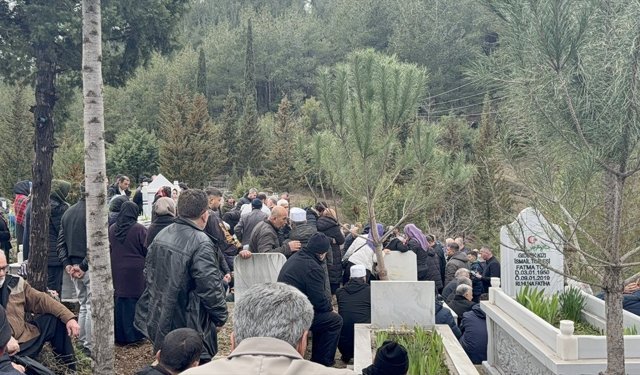 Adana'da trafik kazasında ölen kadının cenazesi Kahramanmaraş'ta defnedildi