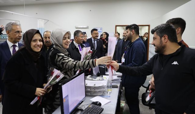 AK Parti Kadın Kolları Başkanı Ercan, Şanlıurfa'da sağlık çalışanlarını ziyaret etti