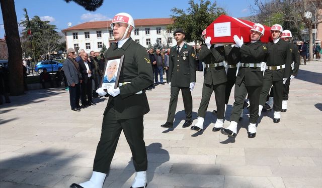 Amasya'da vefat eden Kore gazisi Kartal son yolculuğuna uğurlandı