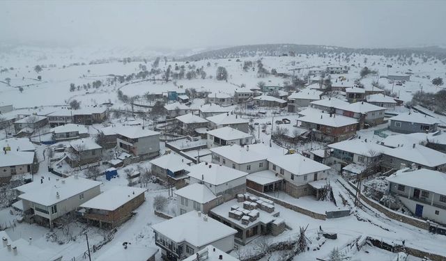 Amasya'nın yüksek kesimlerinde kar etkili oldu