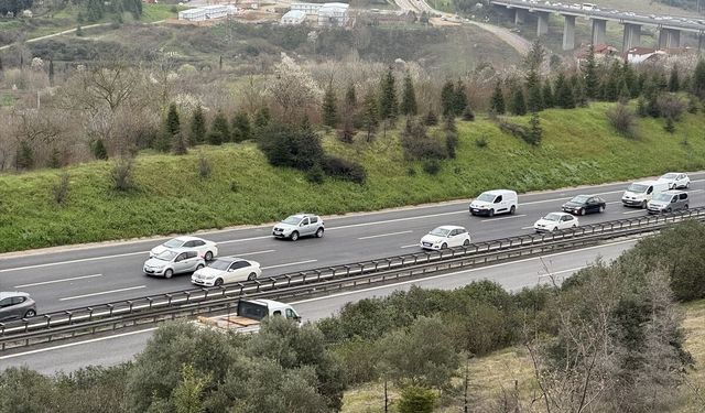 Anadolu Otoyolu Kocaeli, Sakarya ve Düzce kesiminde yoğunluk yaşanıyor
