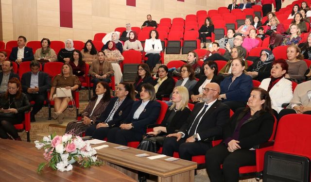 Antalya'da '8 Mart Dünya Kadınlar Günü' programı düzenlendi