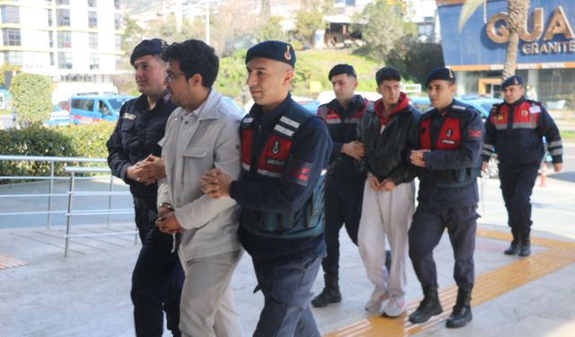 Antalya'da dolandırıcılık operasyonunda yakalanan 6 zanlı tutuklandı