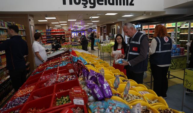 Antalya'da Ramazan Bayramı öncesinde market ve restoranlarda fiyatlar denetlendi