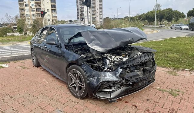 Antalya'da zincirleme trafik kazasında 3 kişi yaralandı
