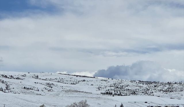 Antalya'nın yüksek kesimlerinde kar etkili oldu