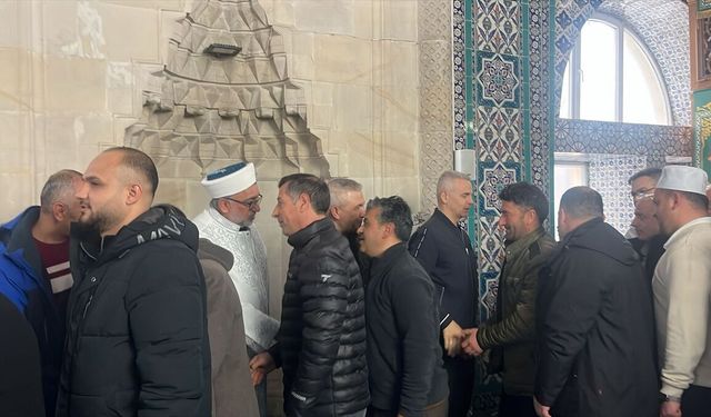 Ardahan, Erzincan ve Tunceli'de Ramazan Bayramı'nda camiler doldu
