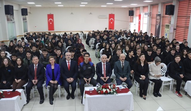 Astronot Tuva Cihangir Atasever, Kırklareli'nde öğrencilerle buluştu