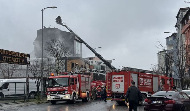 Ataşehir'de iş yerinde çıkan yangın itfaiye ekiplerince söndürüldü