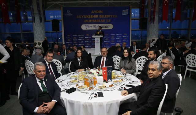 Aydın'daki muhtarlar Büyükşehir Belediyesinin iftar sofrasında bir araya geldi