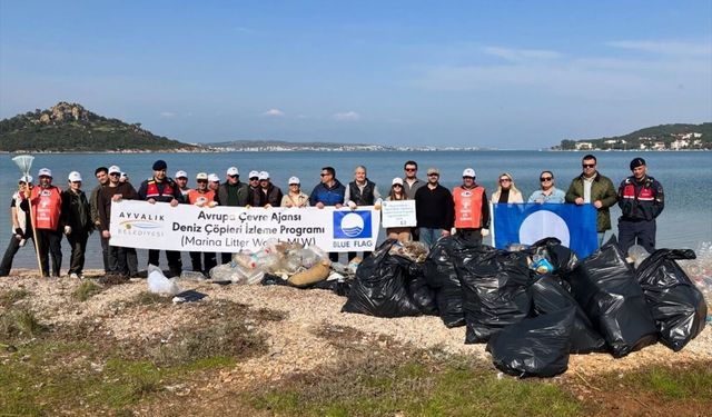 Ayvalık Adaları Tabiat Parkı'nda kıyı temizliği yapıldı