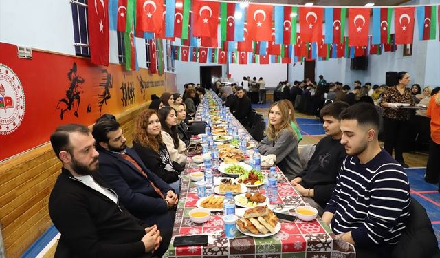 Azerbaycan'da eğitim gören Türk öğrenciler iftar programında buluştu
