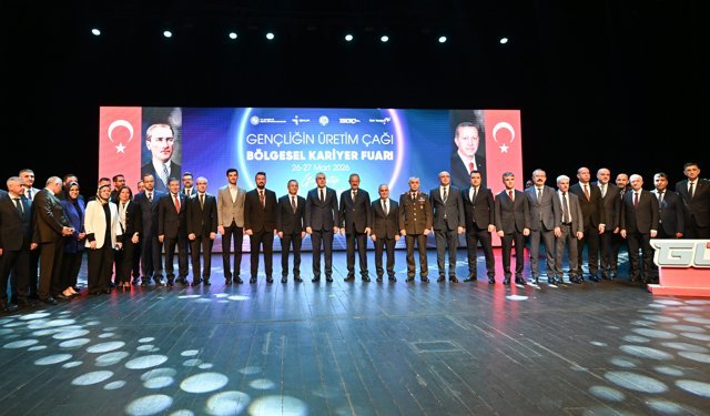 Bakan Işıkhan, Gaziantep'te Kariyer Fuarı'nda konuştu: