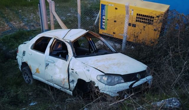 Balıkesir'de otomobilin devrilmesi sonucu 5 kişi yaralandı