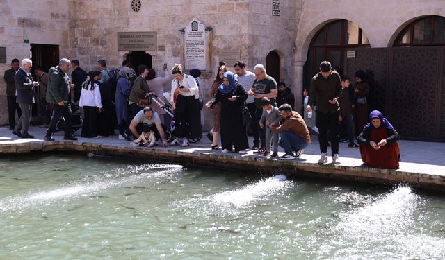 Balıklıgöl'de hafta sonu yoğunluğu