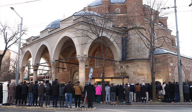 Balkanlar'da Müslümanlar Ramazan Bayramı namazını kıldı
