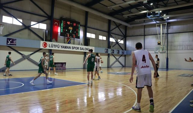 Basketbolda Türkiye 18 Yaş Altı Erkek Anadolu Bölge Şampiyonası, Sakarya'da düzenleniyor