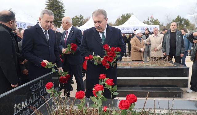 BBP Genel Başkanı Destici, Muhsin Yazıcıoğlu ve beraberinde vefat edenleri anma programına katıldı: