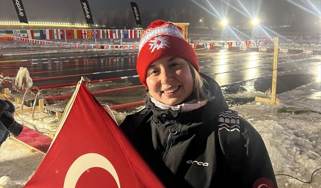 Bengisu Avcı, Kış Yüzme Dünya Şampiyonası'nda dünya rekoru kırdı