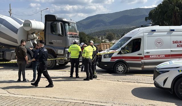 Bodrum'da beton mikserinin çarptığı yaya öldü