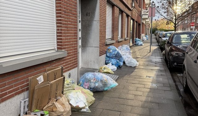 Brüksel'de temizlik işçilerinin grevinin ardından kronik çöp sorunu daha görünür hale geldi