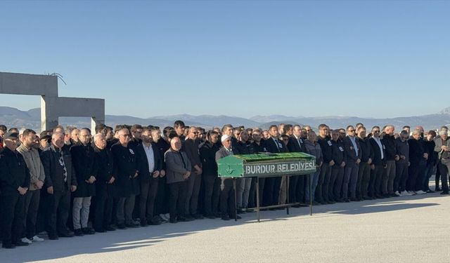 Burdur'da kazada hayatını kaybeden genç son yolculuğuna uğurlandı