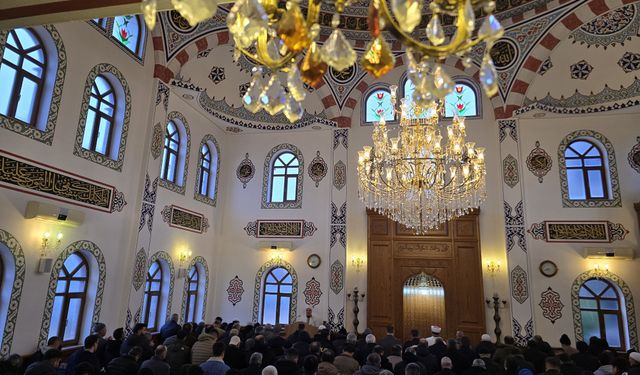 Bursa ve çevre illerde bayram namazı kılındı