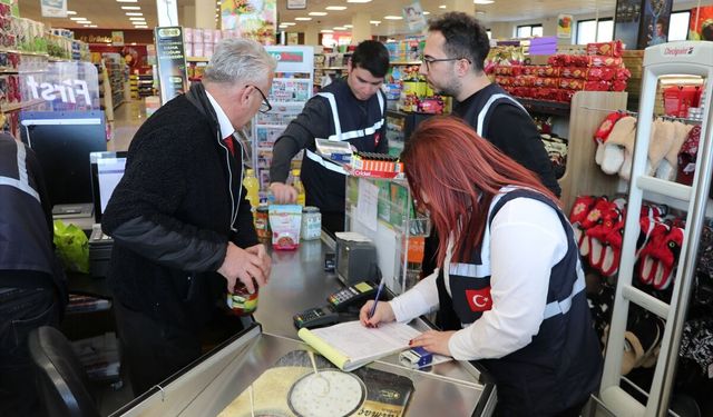 Bursa'da Ramazan Bayramı öncesi marketlerde denetim yapıldı