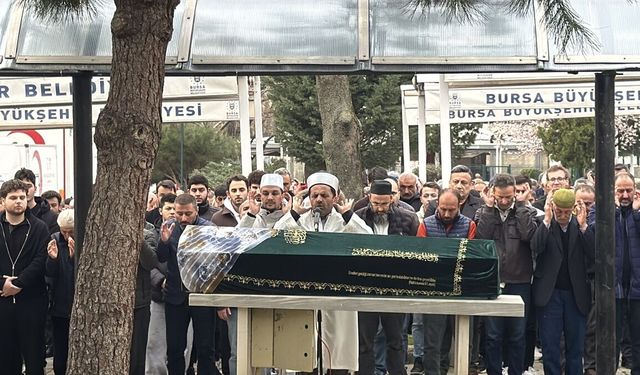 Bursa'da silahlı saldırıda öldürülen kadının cenazesi defnedildi
