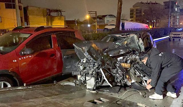 Bursa'da zincirleme trafik kazasında 3 kişi yaralandı