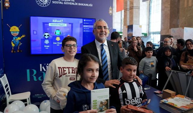 Çalışma ve Sosyal Güvenlik Bakanı Işıkhan, 'Külliye'de Ramazan' etkinlik alanını ziyaret etti: