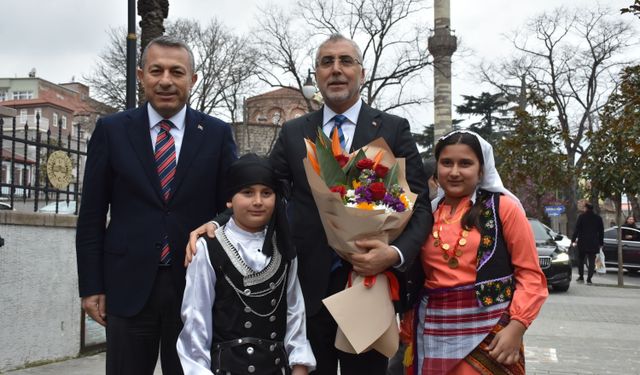 Çalışma ve Sosyal Güvenlik Bakanı Işıkhan, Trabzon'da ziyaretlerde bulundu