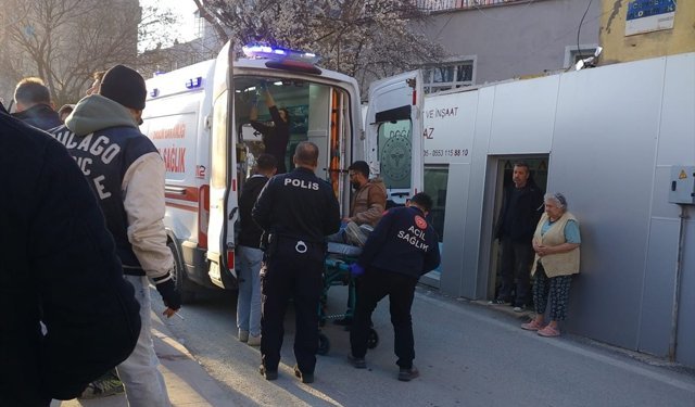 Çanakkale'de çıkan bıçaklı kavgada 3 yabancı uyruklu ağır yaralandı