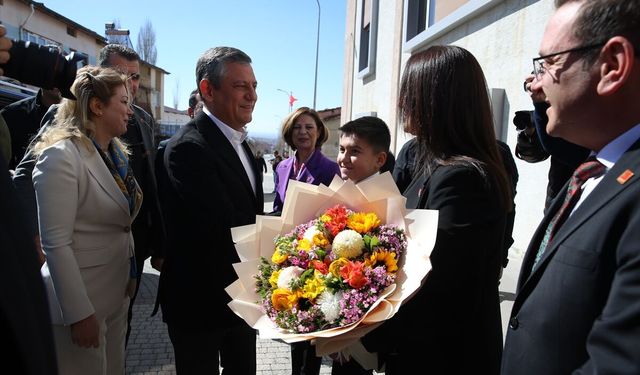 CHP Genel Başkanı Özel, Eskişehir'in Sivrihisar ilçesinde konuştu: