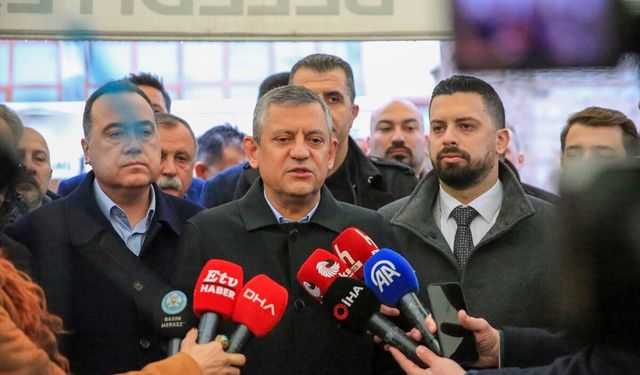 CHP Genel Başkanı Özel, Manisa'da bayram namazı sonrası konuştu: