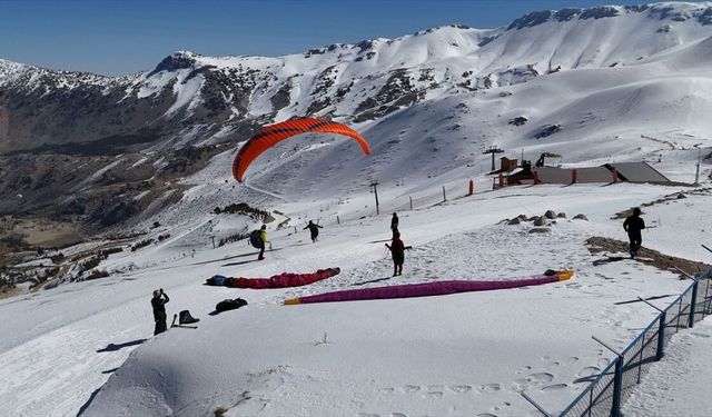 Davraz Kayak Merkezi yamaç paraşütü tutkunlarını da ağırlıyor