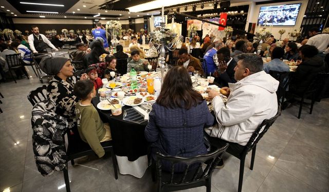 Deniz Feneri Derneği Akdeniz Temsilciliği Antalya'da iftar programı düzenledi