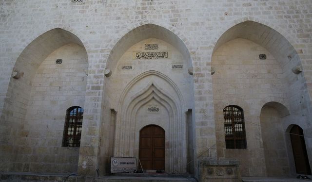 Depremde hasar alan Selahaddin Eyyubi Camisi, bayramda ibadete açılacak