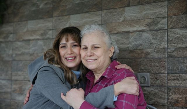 Dilara'nın lösemiye karşı en büyük gücü meme kanserini yenen annesi