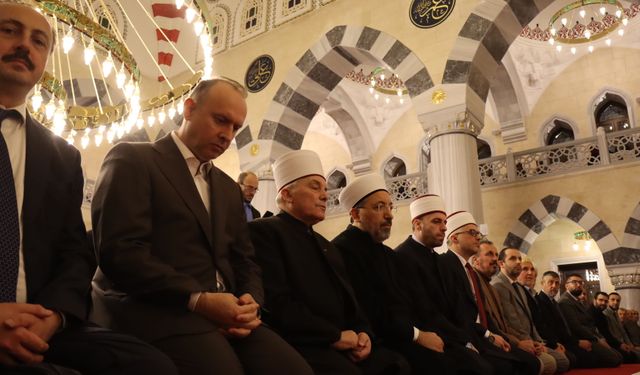 Diyanet İşleri Başkanı Arpaguş, Üsküp'te TDV'nin yaptırdığı camide hitap etti: