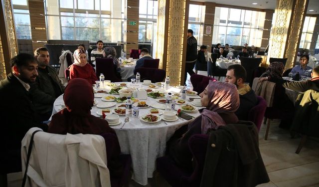 Diyarbakır'da Aile ve Gençlik Fonu'ndan yararlanan çiftler iftarda buluştu