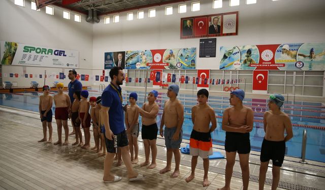 Diyarbakır'da boğulma vakalarını önlemek için kesintisiz yüzme eğitimi veriliyor