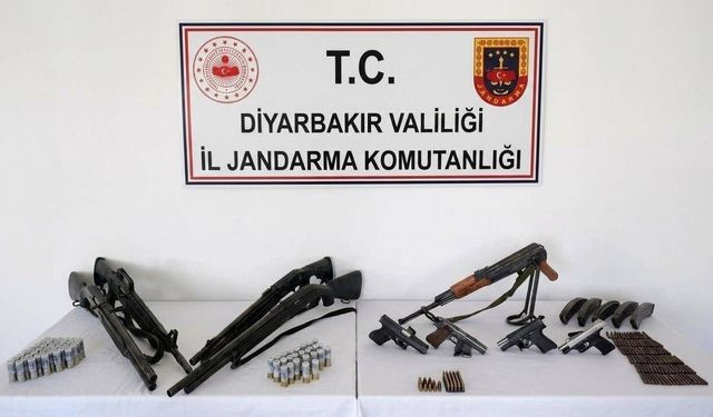 Diyarbakır'da operasyonlarda silah ve mühimmat ele geçirildi